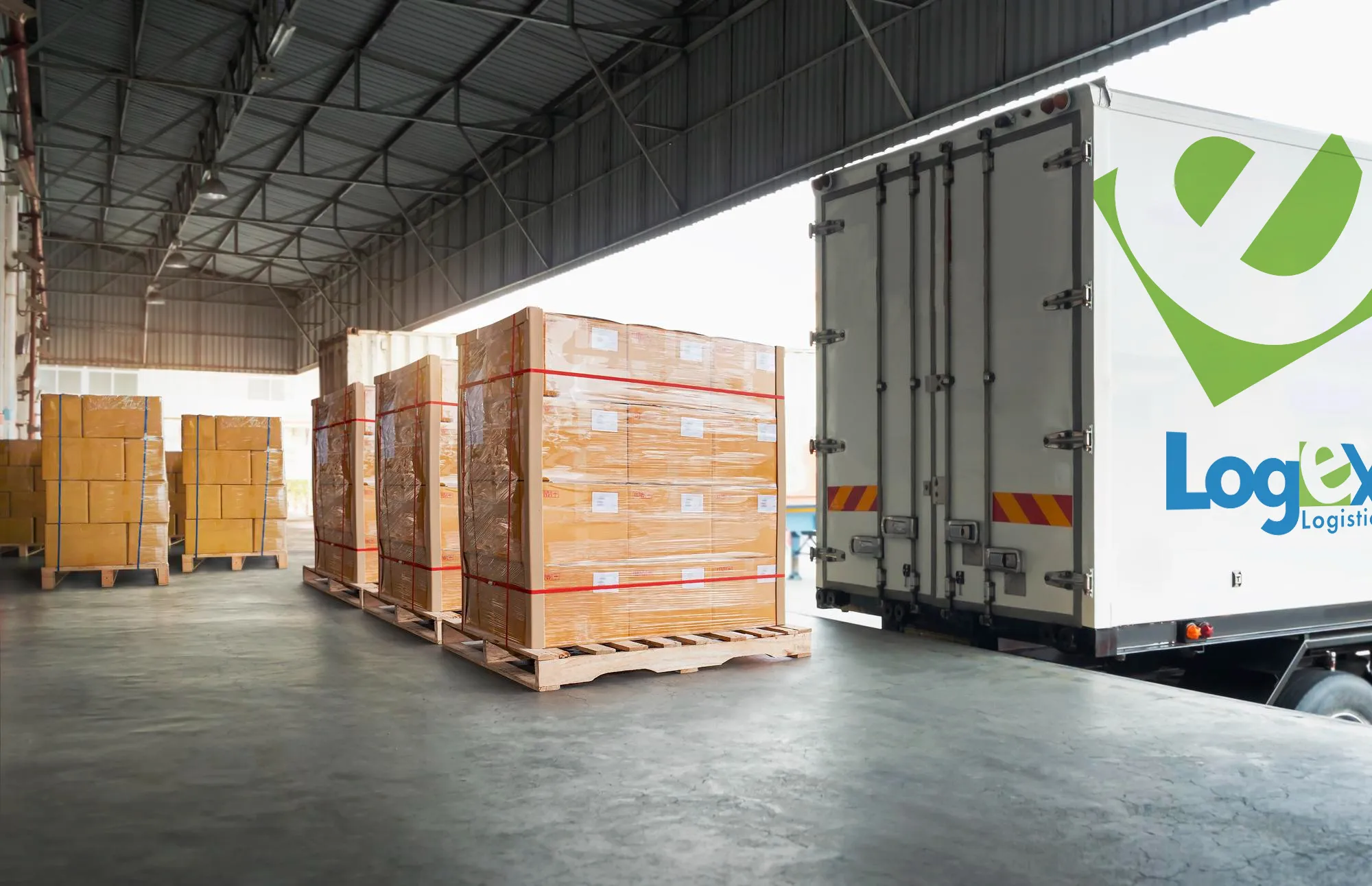 logex sklad zboží a nakládka kamionu